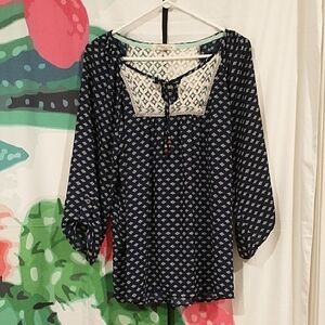 ⛵ 5/$15 Rewind Navy Blue Geometric Blouse